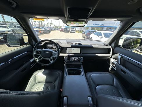 Used 2021 Land Rover Defender 110 X-Dynamic SE AWD/4WD image 18
