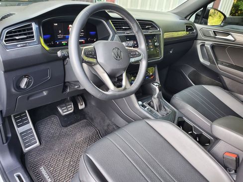 Used 2023 Volkswagen Tiguan SE R-Line FWD image 54
