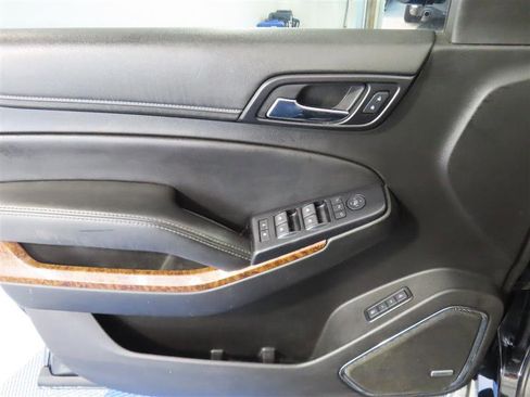 Used 2018 Chevrolet Tahoe Premier AWD/4WD image 16