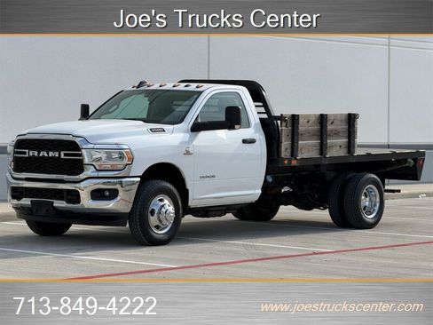 Used 2020 RAM 3500 Tradesman w/ Chrome Appearance Group RWD image 2