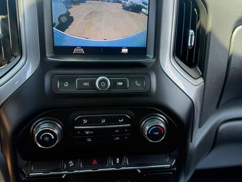 Used 2019 Chevrolet Silverado 1500 Custom Trail Boss AWD/4WD image 27