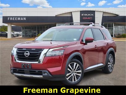 Used 2022 Nissan Pathfinder Platinum w/ Lighting Package (N92)
