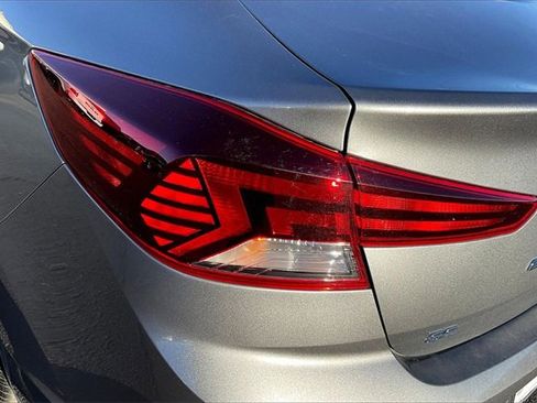 Used 2019 Hyundai Elantra SE image 30