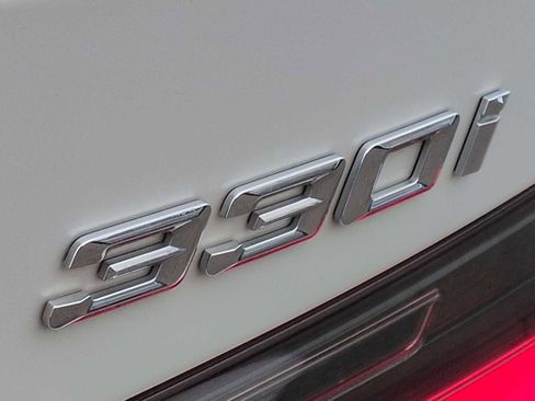 Used 2021 BMW 330i xDrive Sedan w/ Premium Package image 13