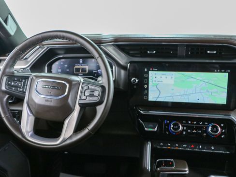 Used 2025 GMC Sierra 1500 Denali AWD/4WD image 18