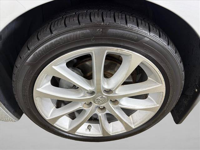 Used 2014 Toyota Avalon Limited w/ Technology Package FWD image 13