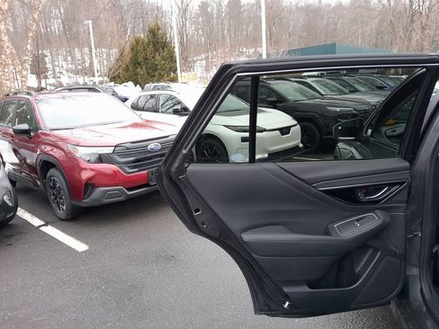 Used 2020 Subaru Outback Limited image 28