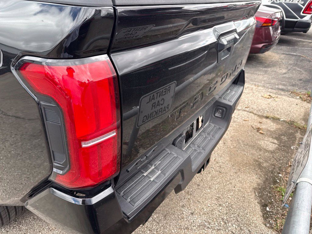 Used 2026 Toyota Tacoma TRD Sport AWD/4WD image 8