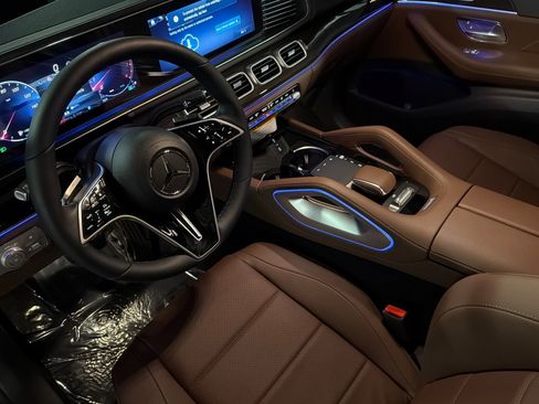 New 2026 Mercedes-Benz GLS 450 4MATIC image 9