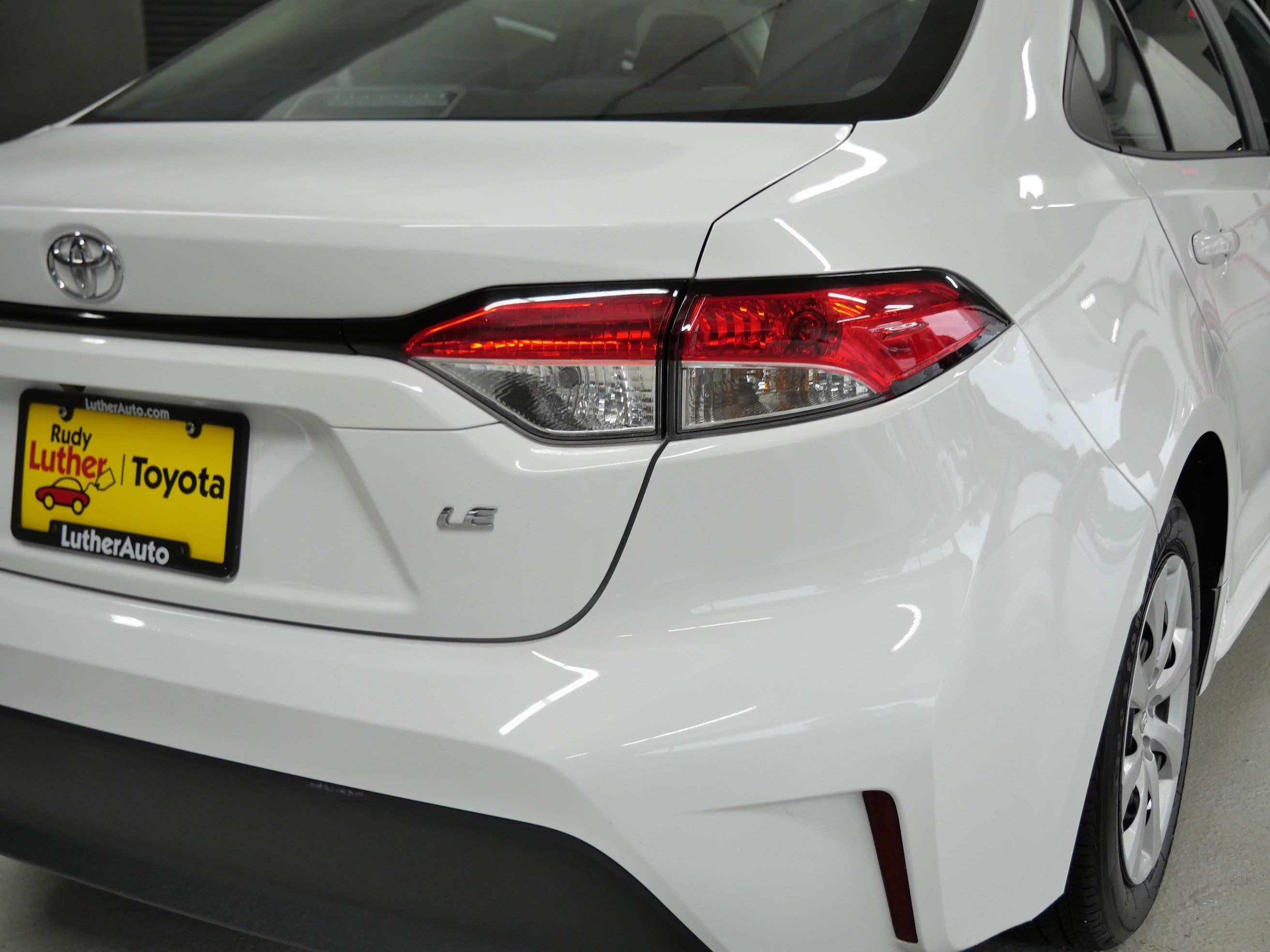 Certified 2025 Toyota Corolla LE FWD image 18