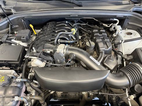 Used 2023 Dodge Durango GT image 11