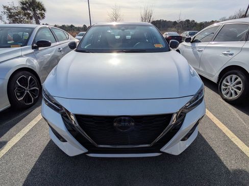 Used 2023 Nissan Sentra SR w/ SR Premium Package image 2