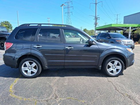 Used 2010 Subaru Forester 2.5X Limited AWD/4WD image 4