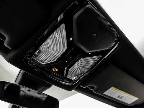 Used 2025 BMW M440i Coupe w/ Premium Package RWD image 29