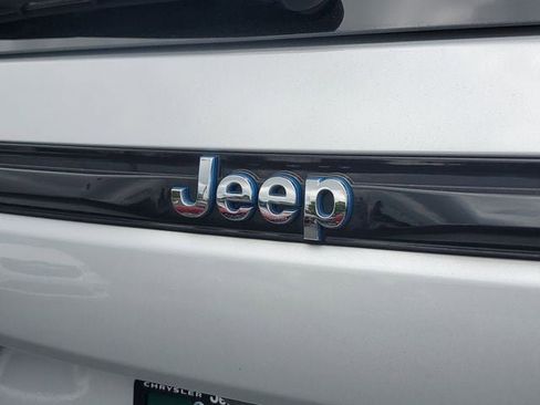 Certified 2022 Jeep Grand Cherokee Limited 4xe AWD/4WD image 9