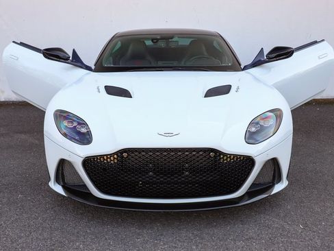 Used 2019 Aston Martin DBS Superleggera RWD image 7