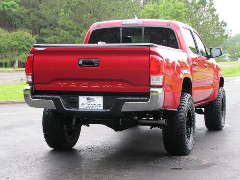 Used 2019 Toyota Tacoma 2WD Double Cab image 12