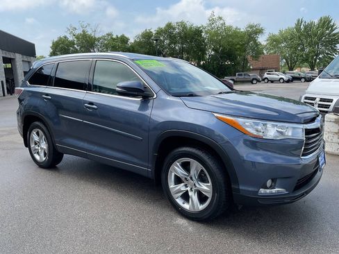 Used 2014 Toyota Highlander Limited w/ Driver Technology Package AWD/4WD image 10