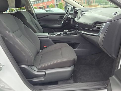 Used 2024 Nissan Rogue S AWD/4WD image 37