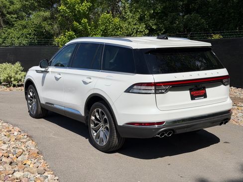 New 2026 Lincoln Aviator Reserve AWD/4WD image 3
