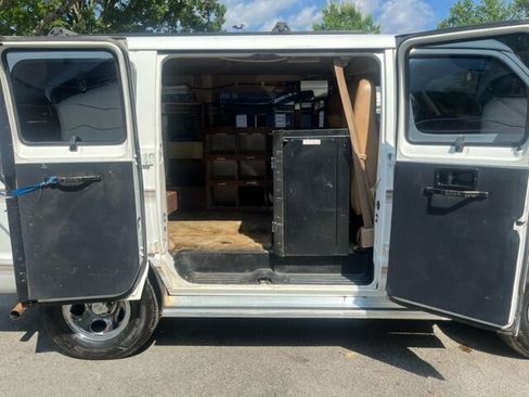 Used 2000 Dodge B1500 image 24