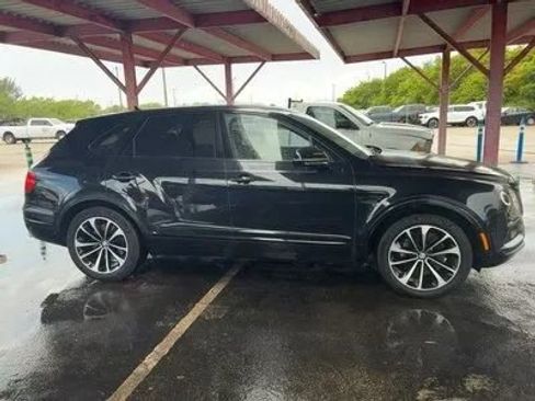 Used 2019 Bentley Bentayga image 8
