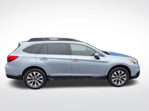 Used 2017 Subaru Outback 2.5i Limited image 4
