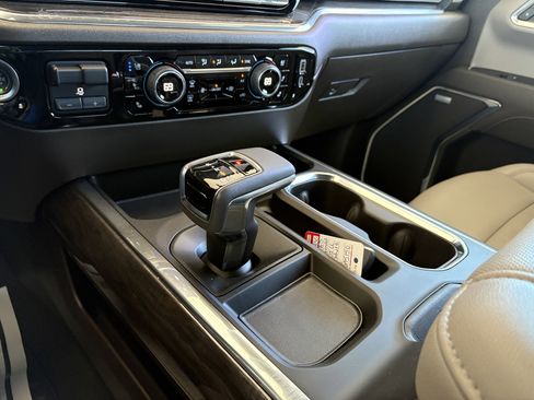 Used 2023 Chevrolet Silverado 1500 LTZ AWD/4WD image 37