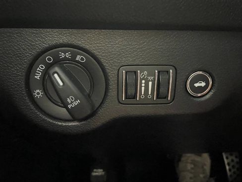 Used 2019 Dodge Challenger SXT w/ Blacktop Package image 37