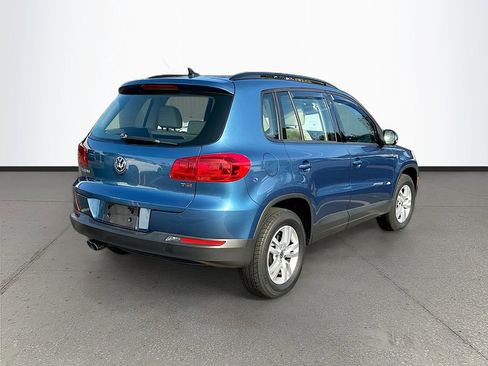 Used 2017 Volkswagen Tiguan S image 7