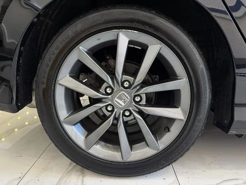 Used 2019 Honda Civic EX image 9