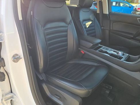 Used 2024 Ford Edge SEL AWD/4WD image 16