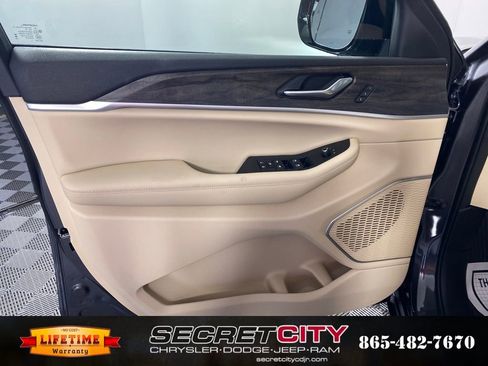 New 2026 Jeep Grand Cherokee L Limited AWD/4WD image 11