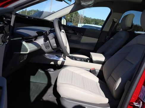 New 2025 Lincoln Nautilus Reserve image 7