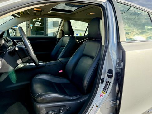 Used 2014 Lexus CT 200h image 17