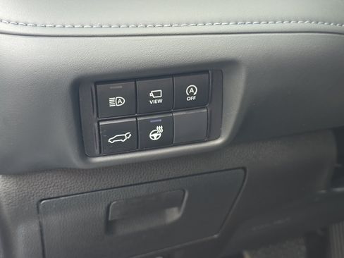 Used 2024 Toyota Highlander Platinum AWD/4WD image 30