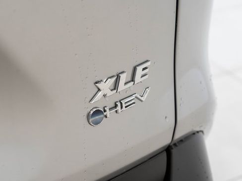 Used 2025 Toyota RAV4 XLE image 11