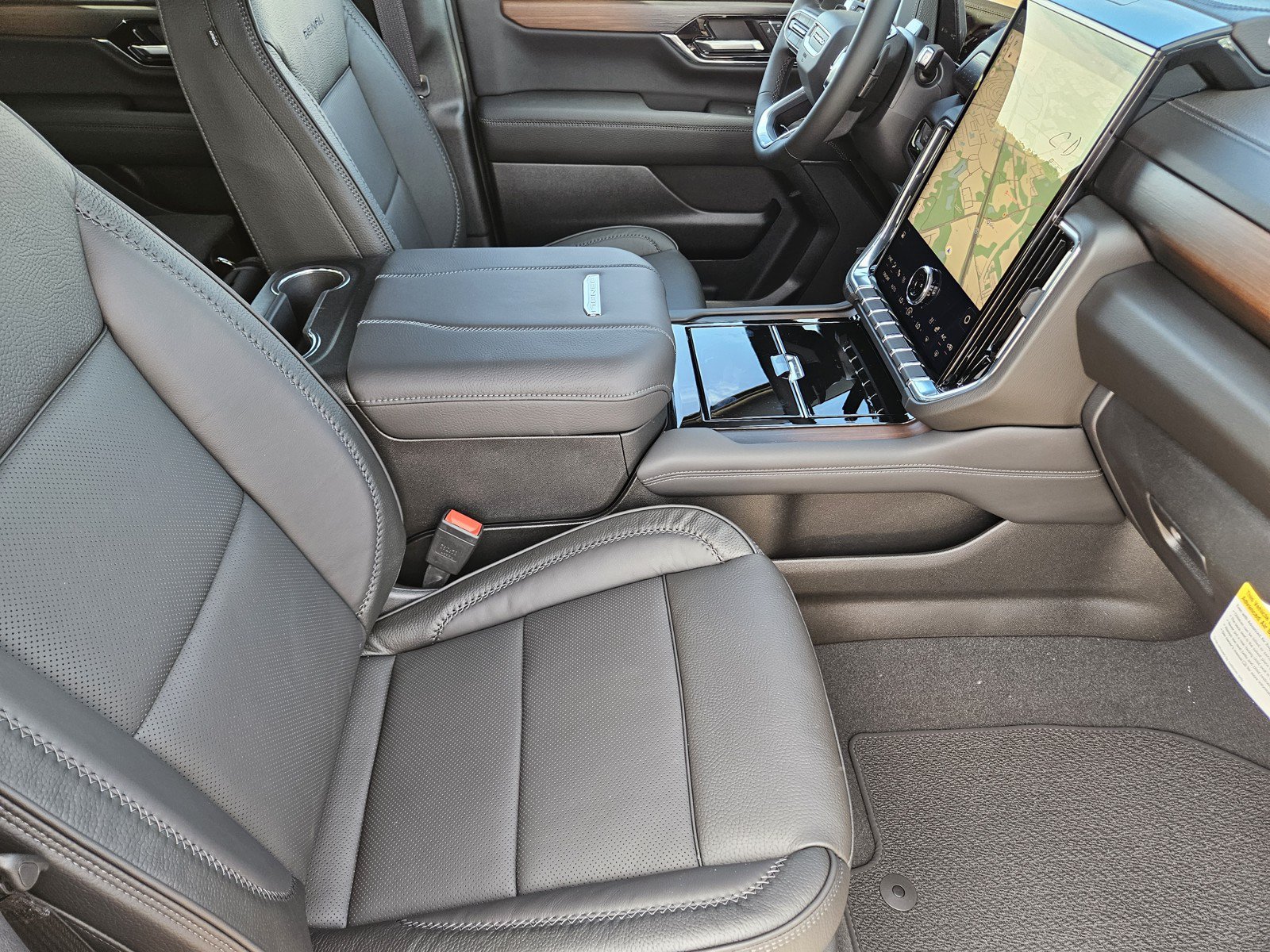 New 2027 GMC Yukon Denali w/ Denali Reserve Package AWD/4WD image 10