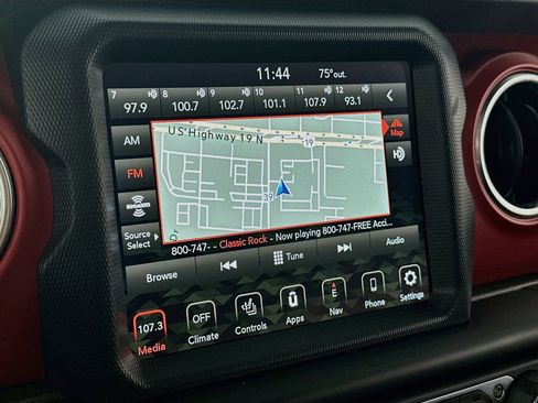 Used 2023 Jeep Wrangler Unlimited Rubicon w/ Cold Weather Group AWD/4WD image 15