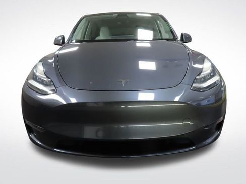 Used 2023 Tesla Model Y Long Range image 9