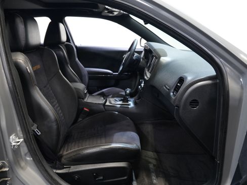 Used 2017 Dodge Charger R/T RWD image 37