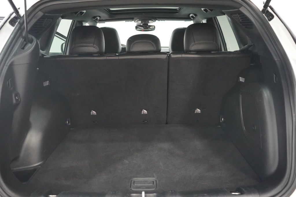 Used 2023 Jeep Compass Latitude w/ Sun and Sound Group AWD/4WD image 33