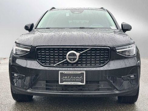 Used 2025 Volvo XC40 B5 Plus w/ Protection Package Premier image 8