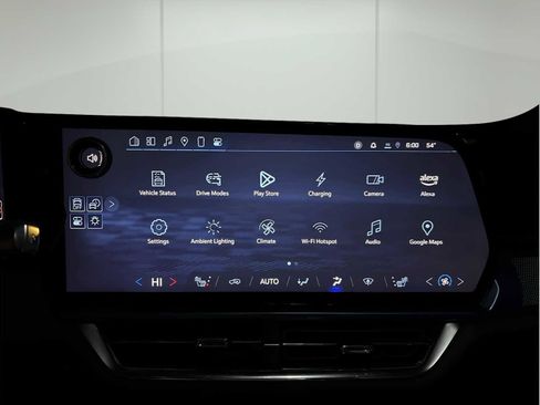 Used 2025 Chevrolet Equinox EV LT w/ Convenience Package image 29