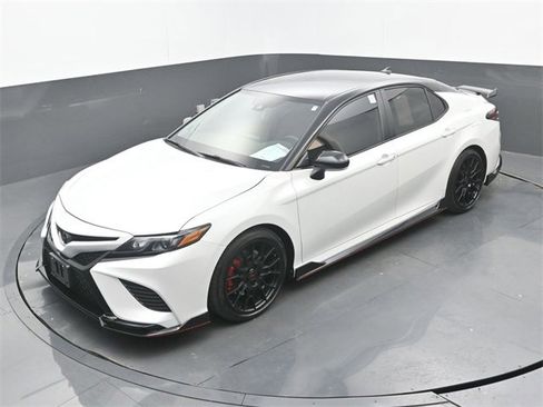 Used 2024 Toyota Camry image 32