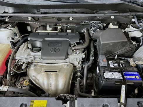 Used 2014 Toyota RAV4 Limited image 34