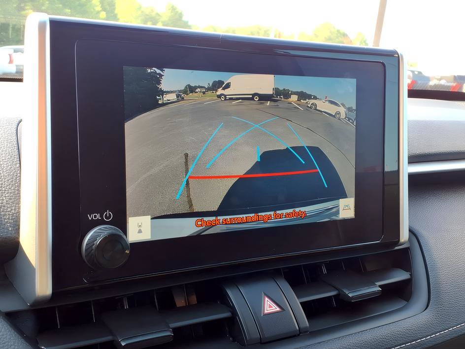 Used 2024 Toyota RAV4 XLE AWD/4WD image 18