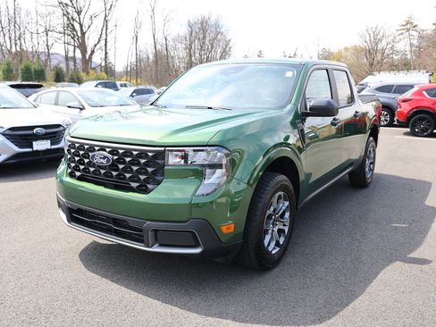 Used 2025 Ford Maverick XLT w/ Equipment Group 302A AWD/4WD image 3