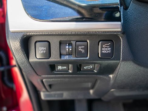 Used 2018 Subaru Forester 2.5i Touring AWD/4WD image 19