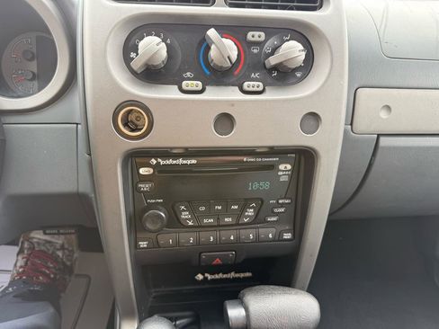 Used 2003 Nissan Xterra SE image 36